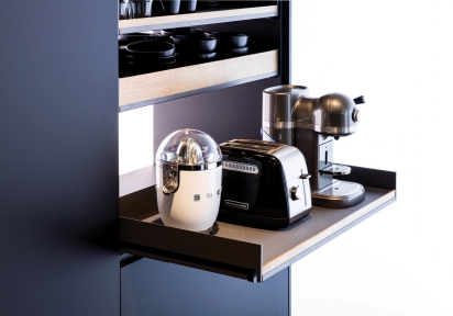 אחסון מגירות ומדפים