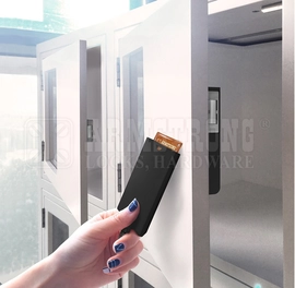 ספק כוח פותח מנעול עם השראה חשמלית