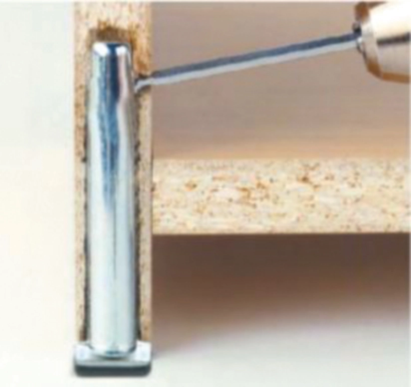 רגלית כוונון מתכתית לדופן קוטר 12ממ עומק 43ממ