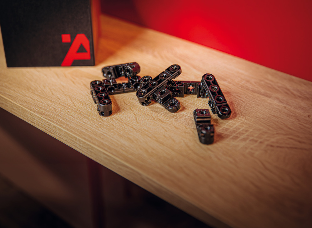 מחבר אונברסלי