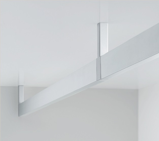 מחזיק מוט פרופיל למתלה