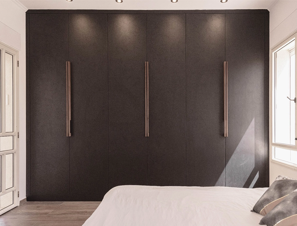 פורמייקה בגוון שחור