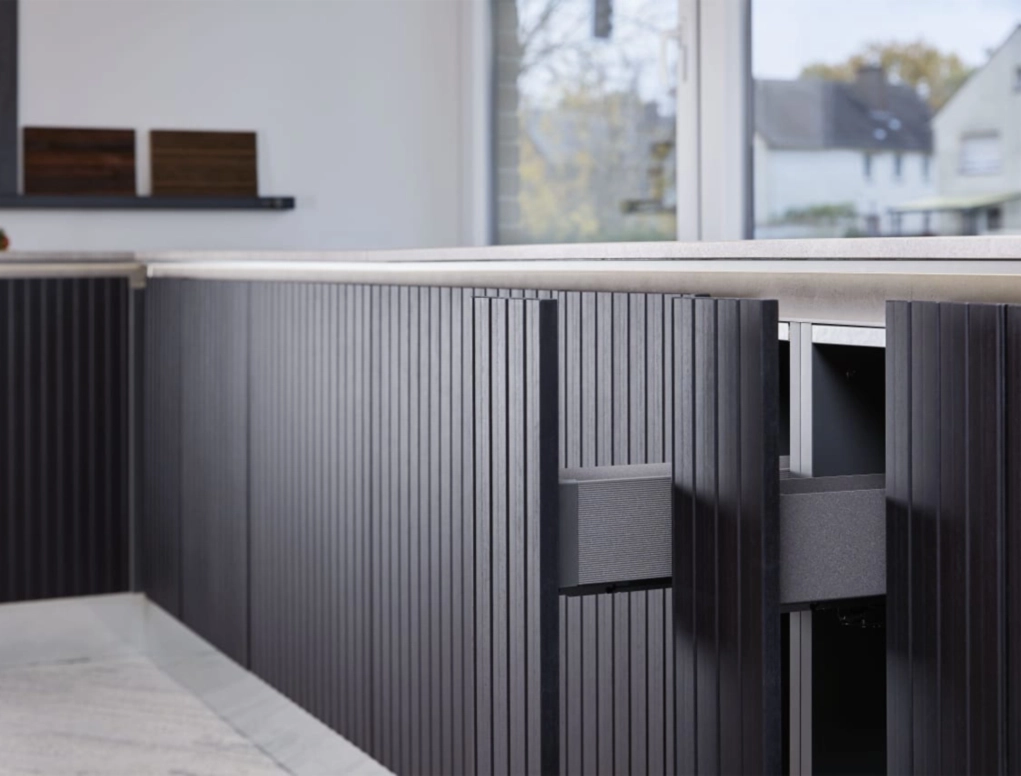 לוח סיבית הטבעה צורנית LINEAR TRAPEZ